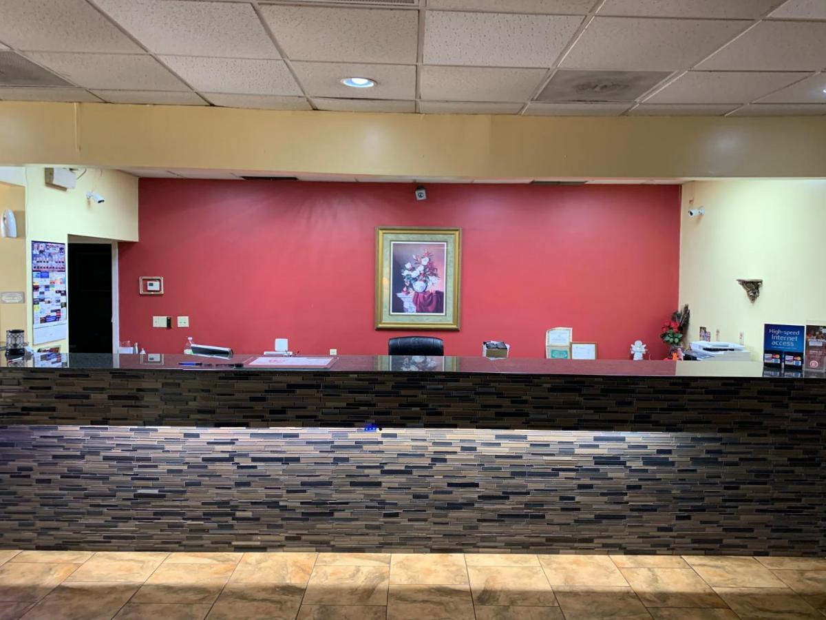 Americas Best Value Inn Forest Exterior foto
