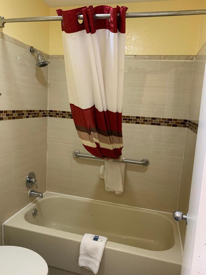Americas Best Value Inn Forest Exterior foto