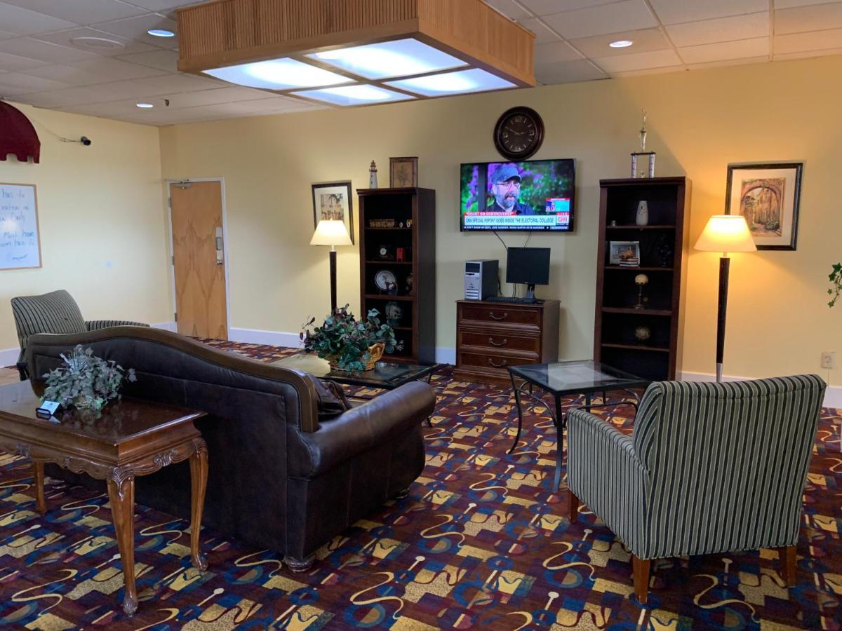 Americas Best Value Inn Forest Exterior foto
