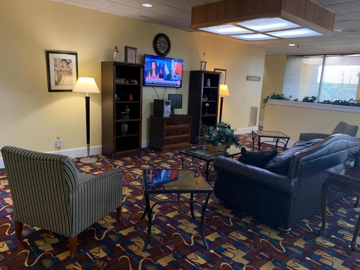 Americas Best Value Inn Forest Exterior foto